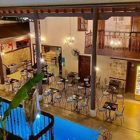 Mediterra Art Szálloda 4*