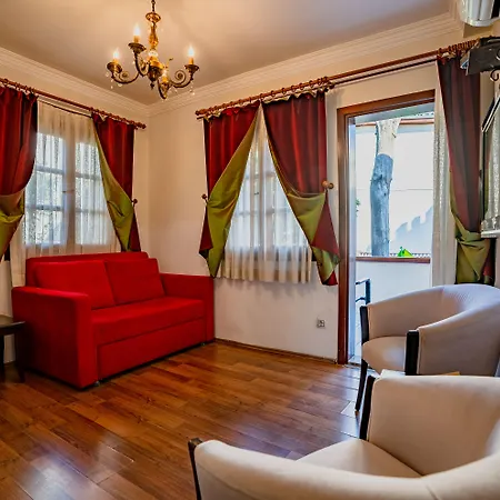 Mediterra Art Szálloda 4*