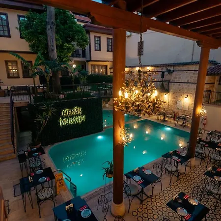 Mediterra Art 안탈리아