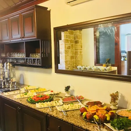 酒店 Mediterra Art 4*